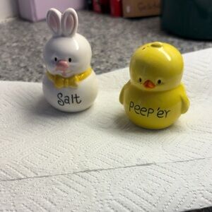 Bunny & chick S&P shakers